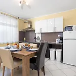 Apartment Seaview Arena Apartment *