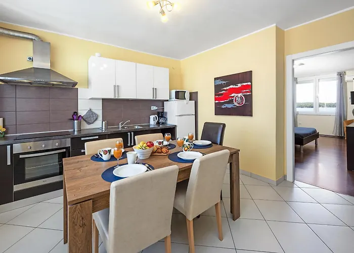 Seaview Arena Apartman Póla