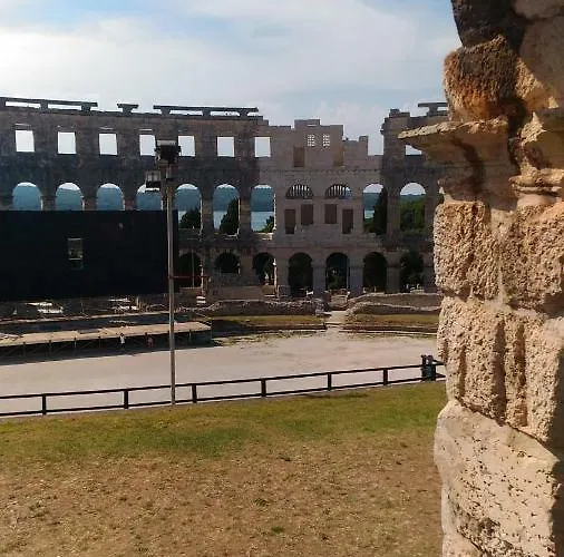 Seaview Arena * Pula
